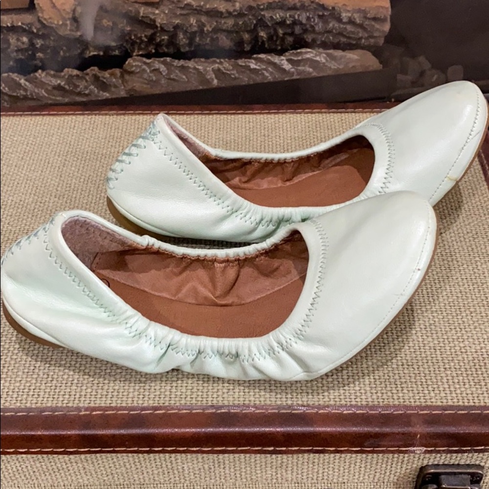 Lucky brand flats Pale green